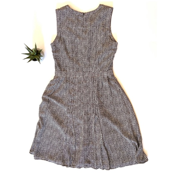 { Halogen } Split Neck Pleated Dress Sz 4 - Picture 2 of 5